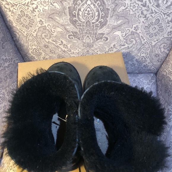 Girls Black Ugg Bailey Button Boots - Picture 5 of 8